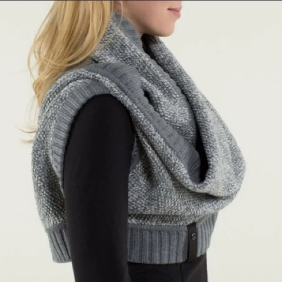 Lululemon❤️Cozy Yogi Infinity Scarf - Picture 3 of 11